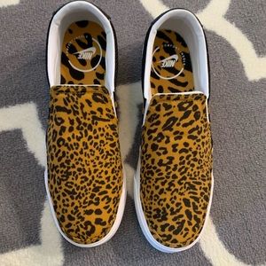 Nike Women’s Court Legacy Slip-on Sneakers NWT